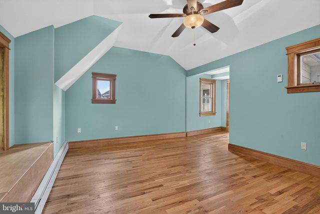 37 S CONSTITUTION AVE, New Freedom, PA 17349