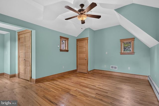 37 S CONSTITUTION AVE, New Freedom, PA 17349