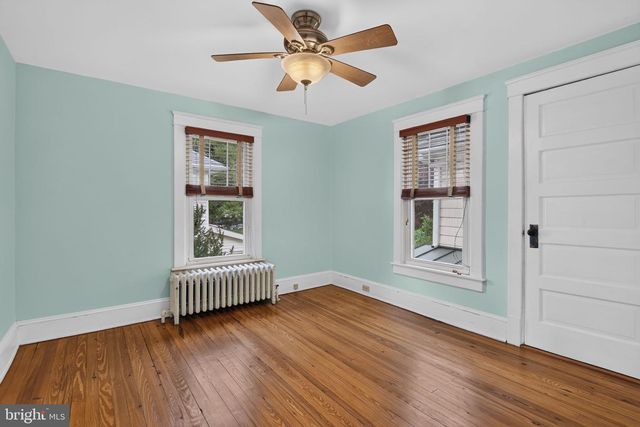 37 S CONSTITUTION AVE, New Freedom, PA 17349
