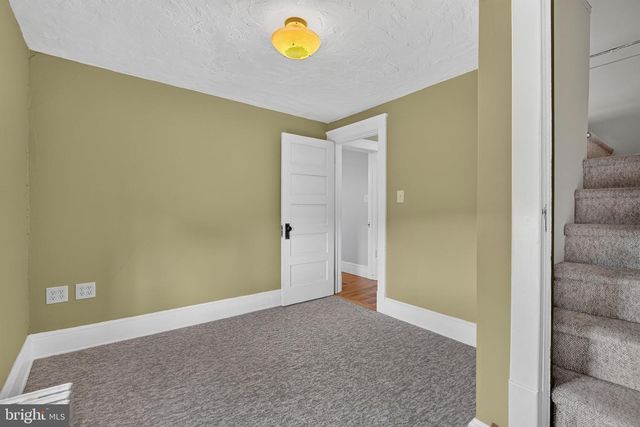37 S CONSTITUTION AVE, New Freedom, PA 17349