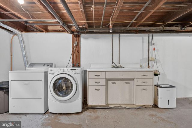 37 S CONSTITUTION AVE, New Freedom, PA 17349