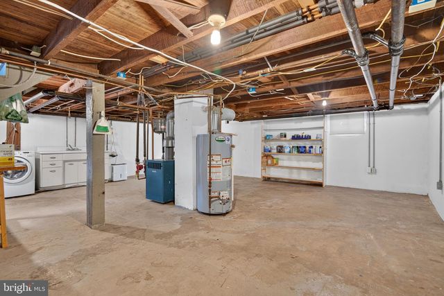 37 S CONSTITUTION AVE, New Freedom, PA 17349