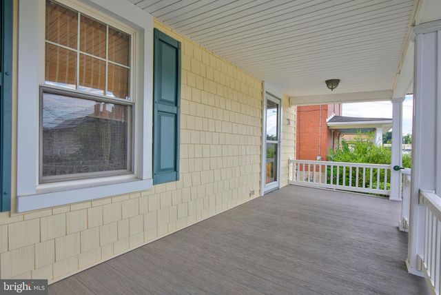 37 S CONSTITUTION AVE, New Freedom, PA 17349