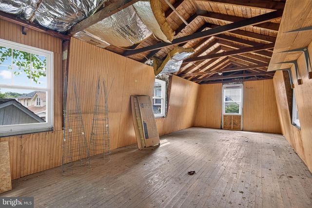 37 S CONSTITUTION AVE, New Freedom, PA 17349