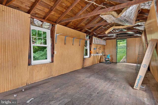 37 S CONSTITUTION AVE, New Freedom, PA 17349