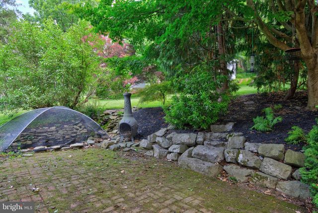 37 S CONSTITUTION AVE, New Freedom, PA 17349