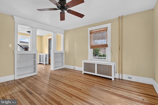 37 S CONSTITUTION AVE, New Freedom, PA 17349