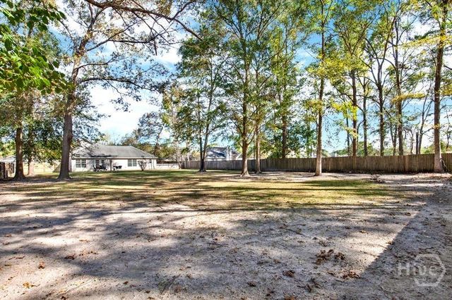 105 Creekside Circle, Ellabell, GA 31308