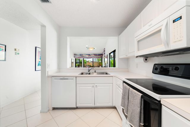5534 Croydon Court, Boca Raton, FL 33486