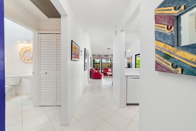 5534 Croydon Court, Boca Raton, FL 33486