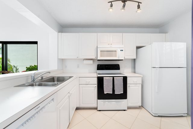 5534 Croydon Court, Boca Raton, FL 33486