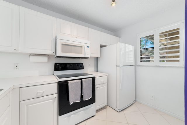 5534 Croydon Court, Boca Raton, FL 33486