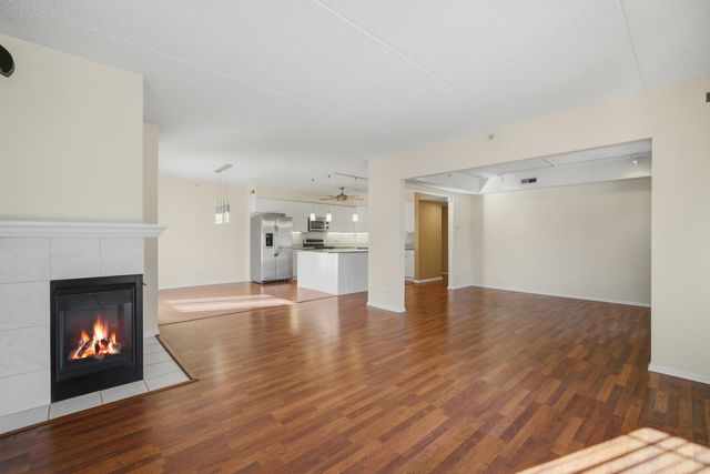 115 N Clifton Avenue 103, Park Ridge, IL 60068