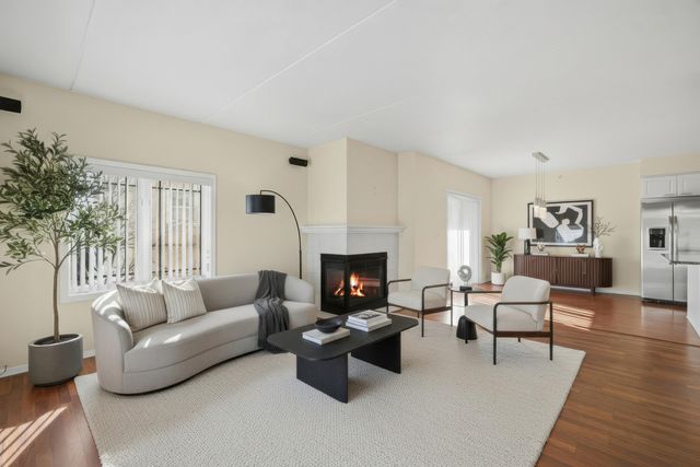 115 N Clifton Avenue 103, Park Ridge, IL 60068