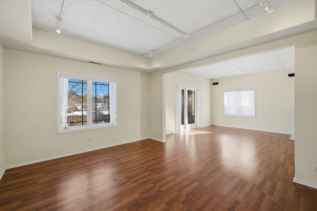 115 N Clifton Avenue 103, Park Ridge, IL 60068