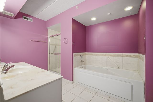 115 N Clifton Avenue 103, Park Ridge, IL 60068