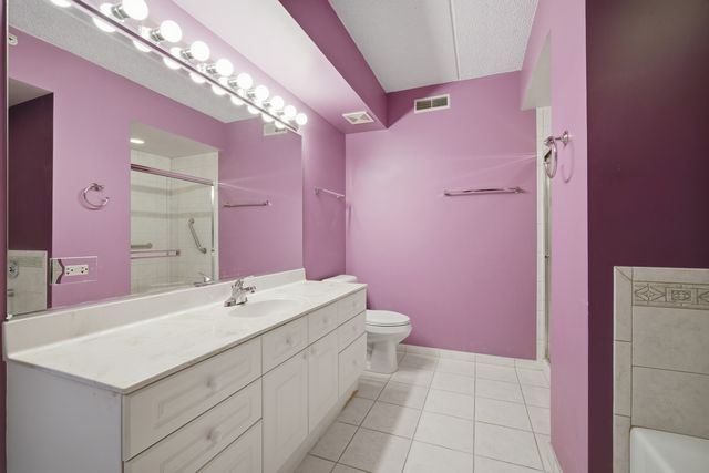 115 N Clifton Avenue 103, Park Ridge, IL 60068