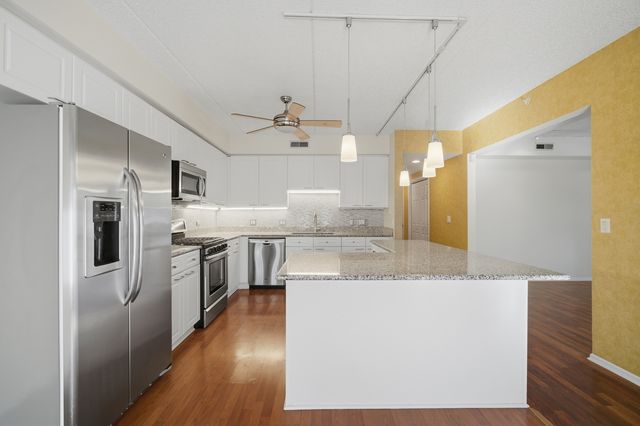 115 N Clifton Avenue 103, Park Ridge, IL 60068