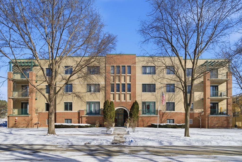 115 N Clifton Avenue 103, Park Ridge, IL 60068