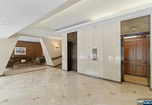 4 Horizon Road G-10, Fort Lee, NJ 07024