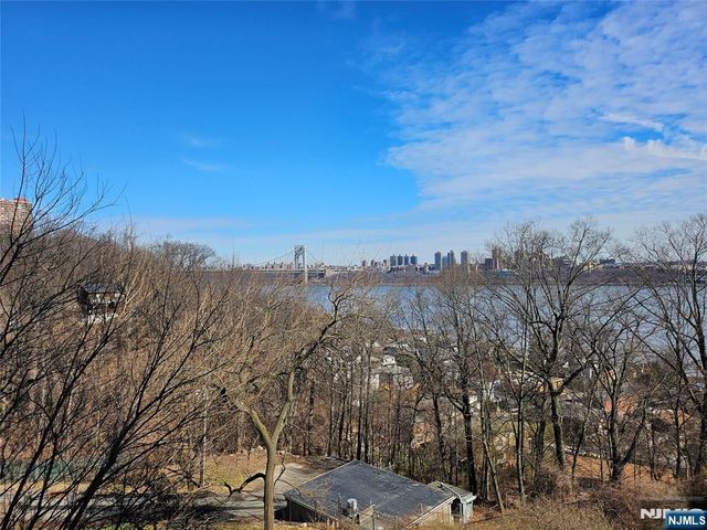 4 Horizon Road G-10, Fort Lee, NJ 07024