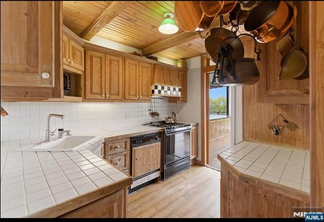 4 Horizon Road G-10, Fort Lee, NJ 07024