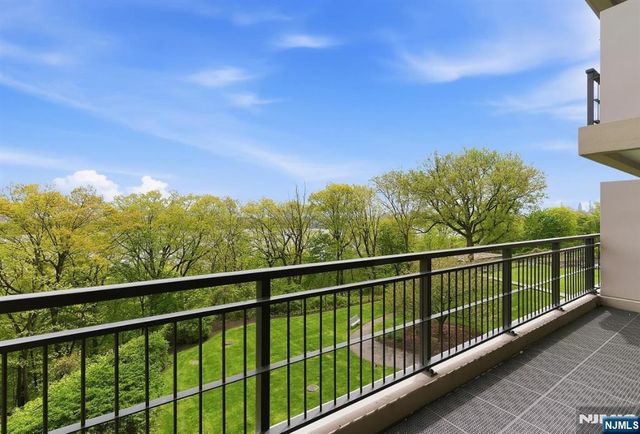 4 Horizon Road G-10, Fort Lee, NJ 07024