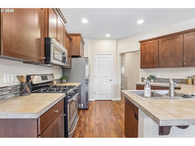 51309 Sw RHINE Dr, Scappoose, OR 97056