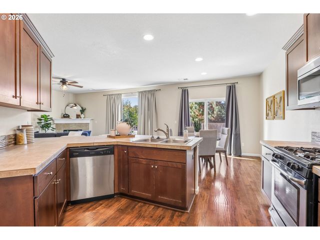 51309 Sw RHINE Dr, Scappoose, OR 97056