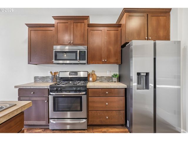 51309 Sw RHINE Dr, Scappoose, OR 97056