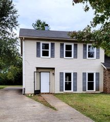 1833 Lexington Trce, Murfreesboro, TN 37130