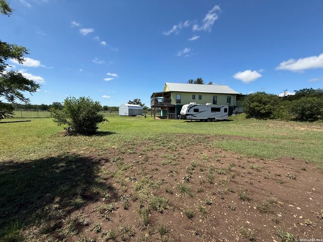 153 PARK DR, Bandera, TX 78003
