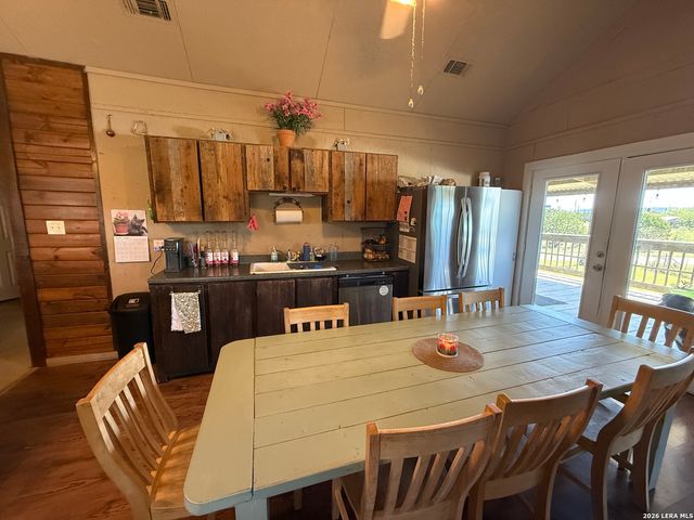 153 PARK DR, Bandera, TX 78003