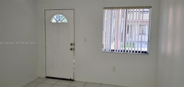 5420 W 21st Ct 108, Hialeah, FL 33016