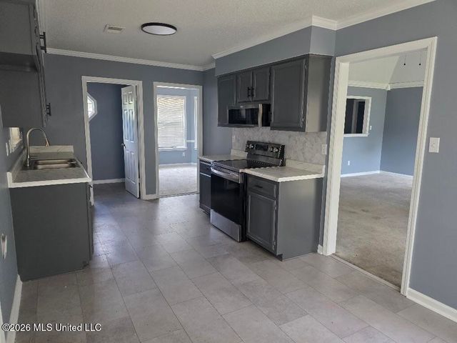 647 Woodsmoke Drive, Southaven, MS 38671