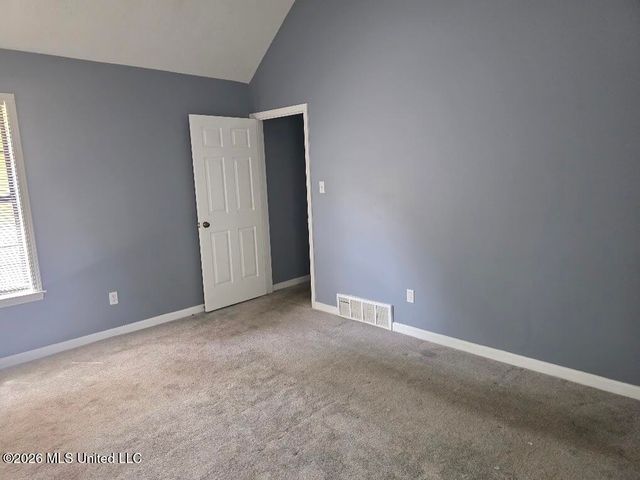 647 Woodsmoke Drive, Southaven, MS 38671