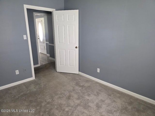 647 Woodsmoke Drive, Southaven, MS 38671