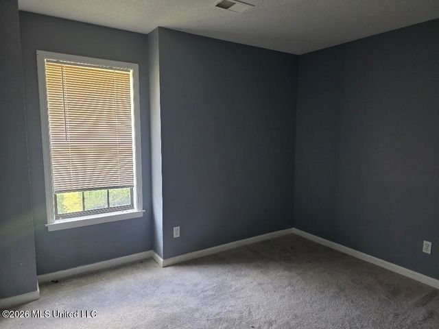 647 Woodsmoke Drive, Southaven, MS 38671