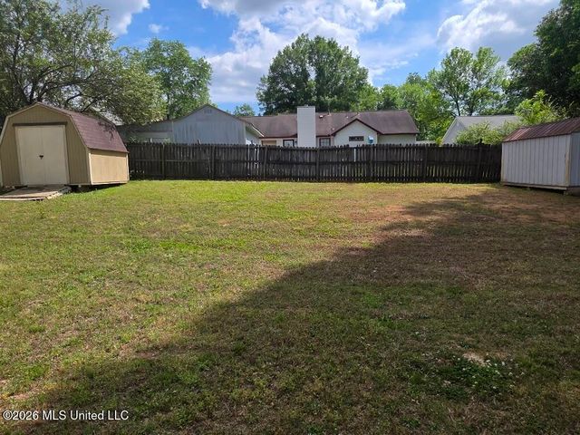647 Woodsmoke Drive, Southaven, MS 38671