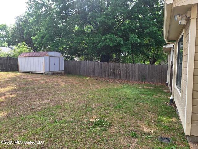 647 Woodsmoke Drive, Southaven, MS 38671