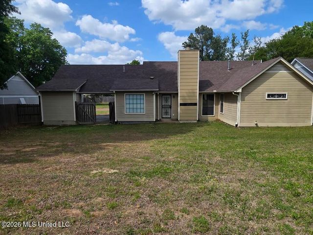 647 Woodsmoke Drive, Southaven, MS 38671