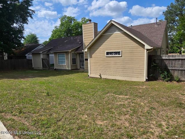 647 Woodsmoke Drive, Southaven, MS 38671