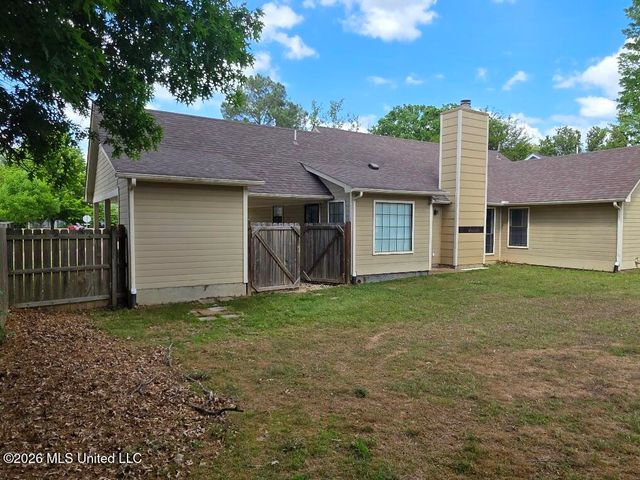 647 Woodsmoke Drive, Southaven, MS 38671