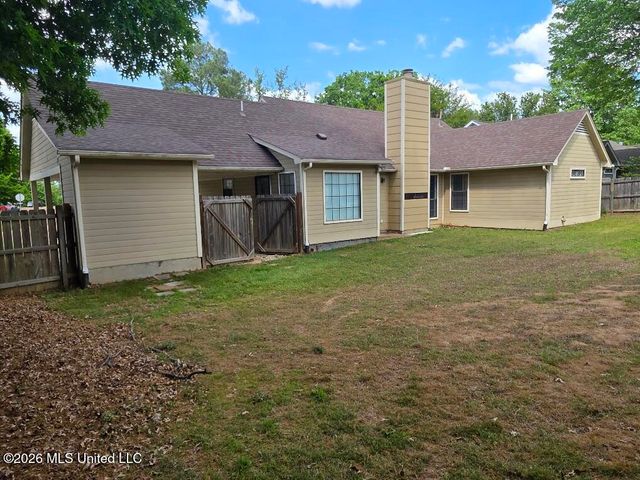 647 Woodsmoke Drive, Southaven, MS 38671