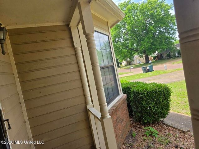 647 Woodsmoke Drive, Southaven, MS 38671