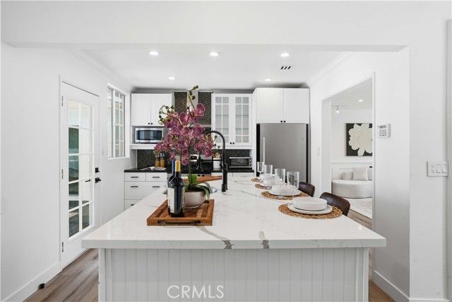 17721 Burbank, Encino (los Angeles), CA 91316