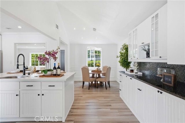 17721 Burbank, Encino (los Angeles), CA 91316