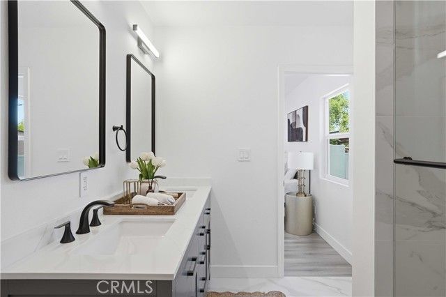 17721 Burbank, Encino (los Angeles), CA 91316