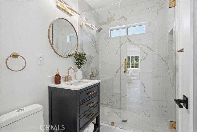 17721 Burbank, Encino (los Angeles), CA 91316