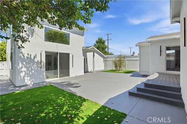 17721 Burbank, Encino (los Angeles), CA 91316